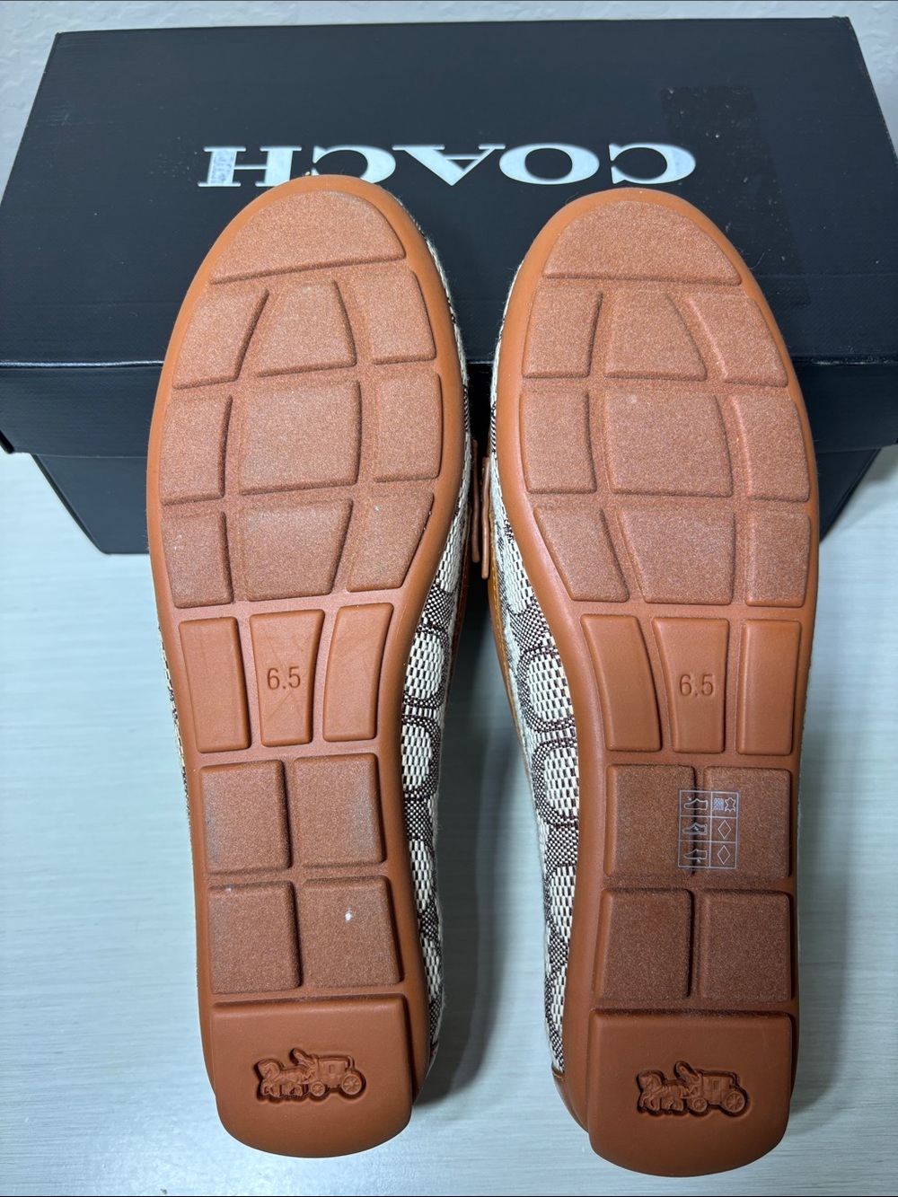 COACH Sculpted C Driver Loafers Signature Jacquard Cocoa Amber NIB
Size 6.5 - Picture 9 of 9